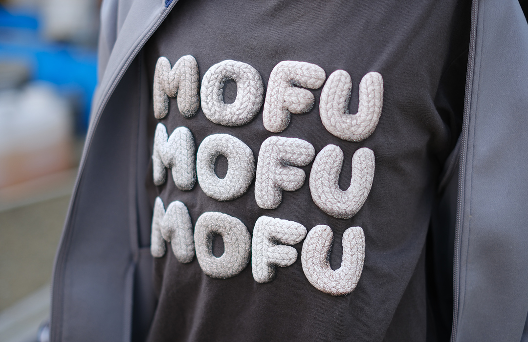 毛糸ぬいぐるみ風MOFUMOFUtシャツ拡大写真