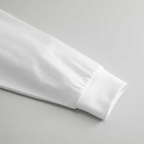 袖口は2.1インチ幅の長めのリブ仕様<br />